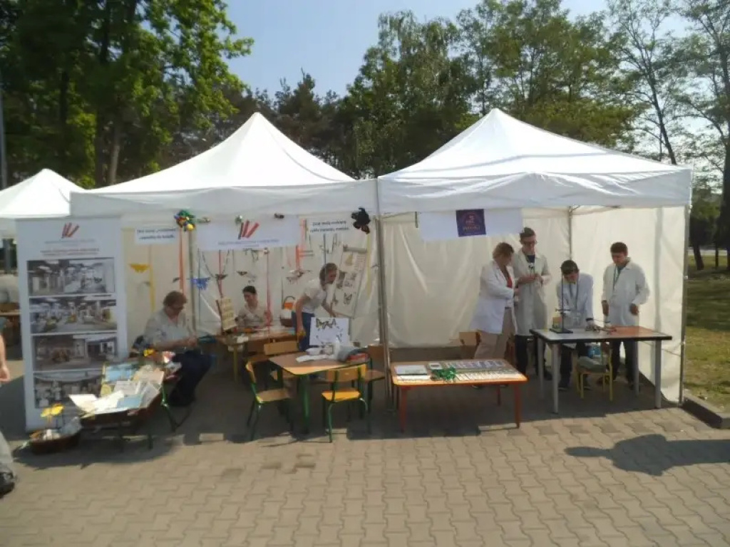 Uczniowie CEZiU na Festiwalu Nauki  w Legionowie