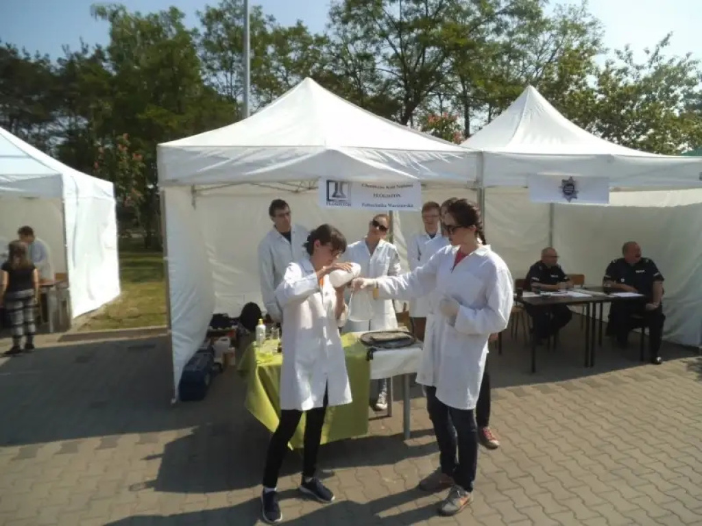 Uczniowie CEZiU na Festiwalu Nauki  w Legionowie