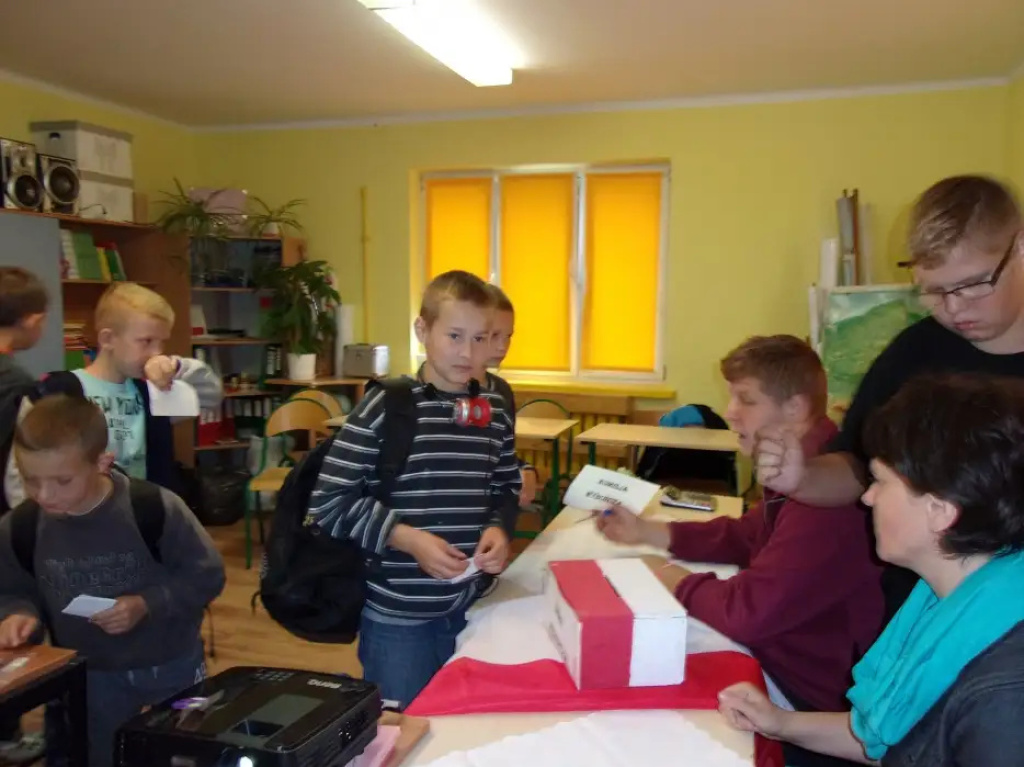 Uczniowie Szkoły Specjalnej w Brańszczyku kształtują postawy społeczne.