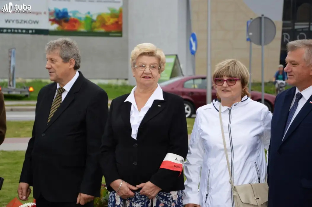 Jesteśmy tu żeby spłacić dług