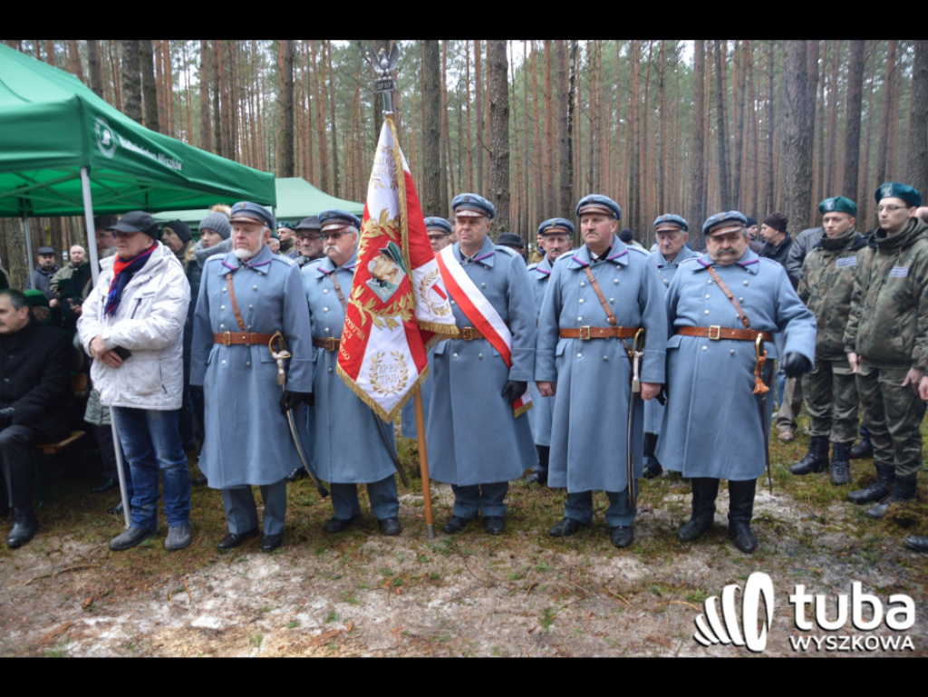 Łączka. Krzyż pamięci stanął na Uroczysku Bykowce w 100-lecie odzyskania przez Polskę niepodległości