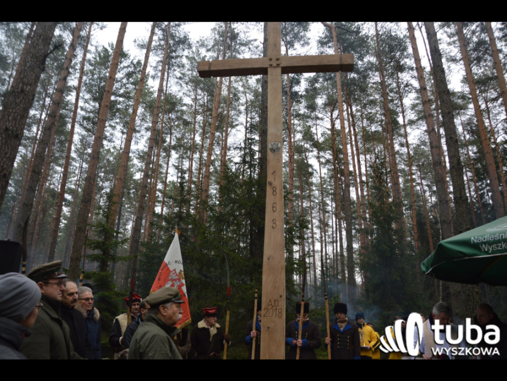Łączka. Krzyż pamięci stanął na Uroczysku Bykowce w 100-lecie odzyskania przez Polskę niepodległości