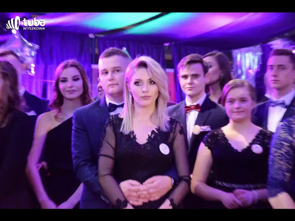 Taneczna, studniówkowa noc maturzystów z Zespołu Szkół nr 3 w Wyszkowie