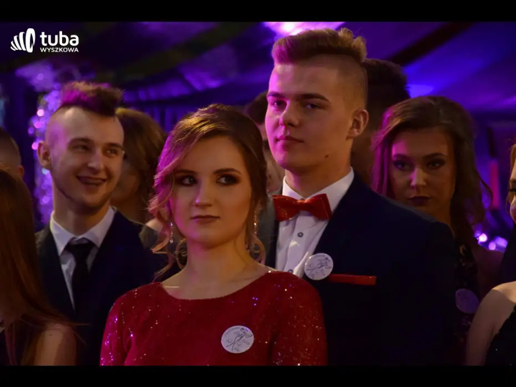 Taneczna, studniówkowa noc maturzystów z Zespołu Szkół nr 3 w Wyszkowie