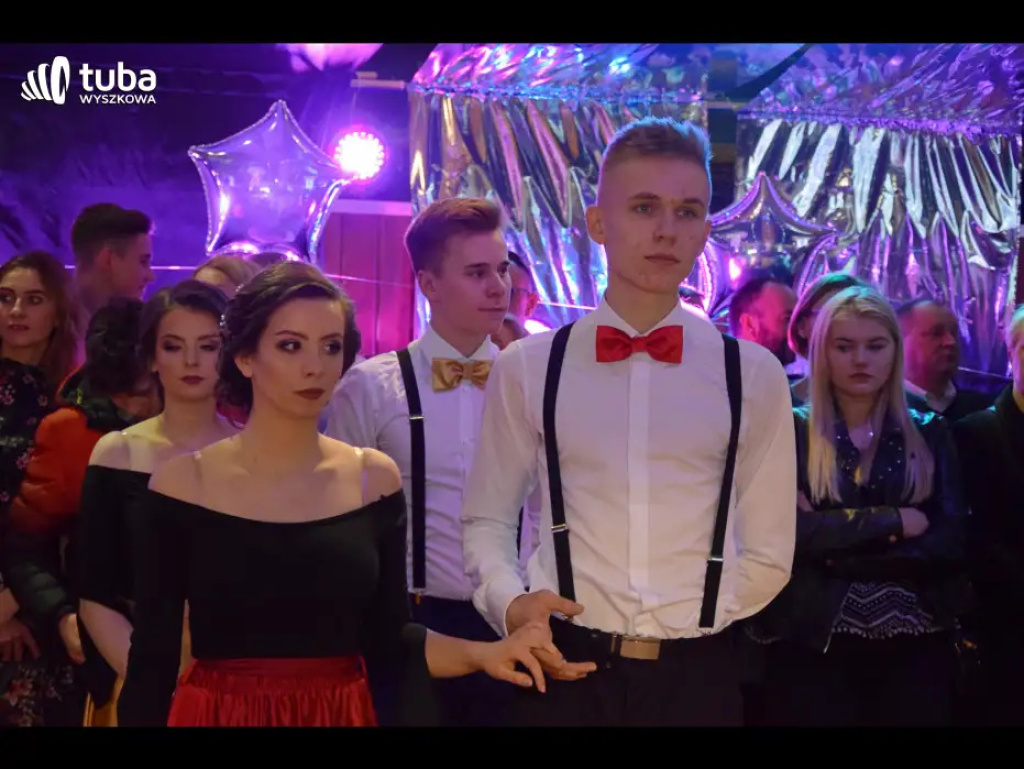 Taneczna, studniówkowa noc maturzystów z Zespołu Szkół nr 3 w Wyszkowie