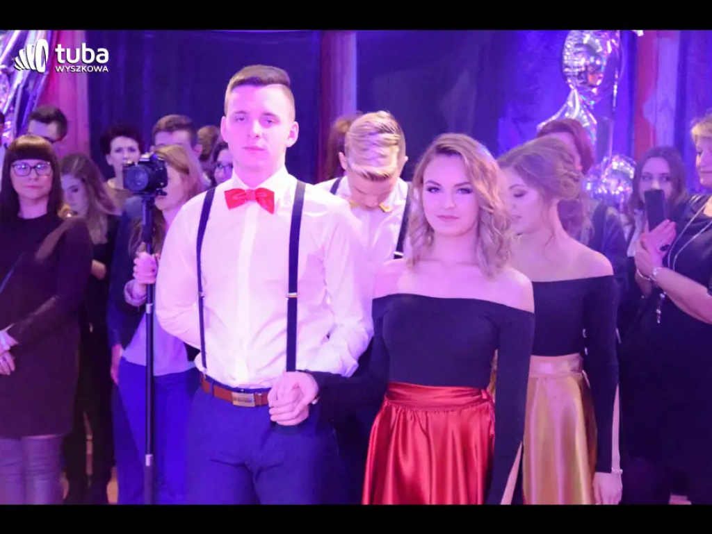 Taneczna, studniówkowa noc maturzystów z Zespołu Szkół nr 3 w Wyszkowie
