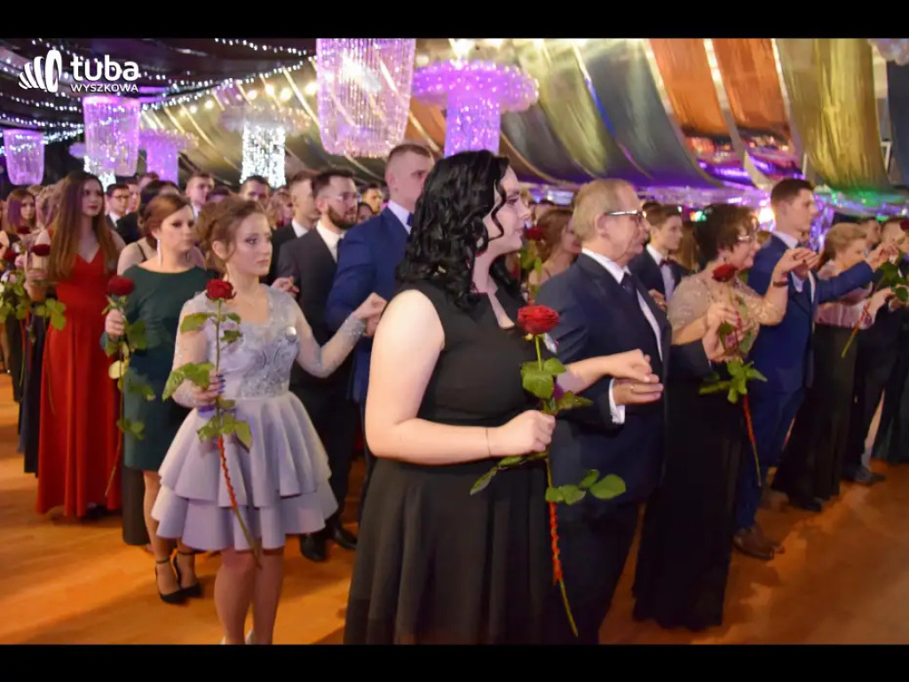 Taneczna, studniówkowa noc maturzystów z Zespołu Szkół nr 3 w Wyszkowie