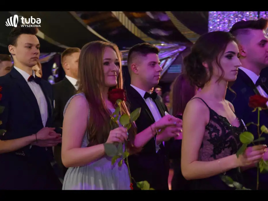Taneczna, studniówkowa noc maturzystów z Zespołu Szkół nr 3 w Wyszkowie