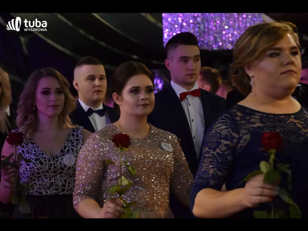 Taneczna, studniówkowa noc maturzystów z Zespołu Szkół nr 3 w Wyszkowie