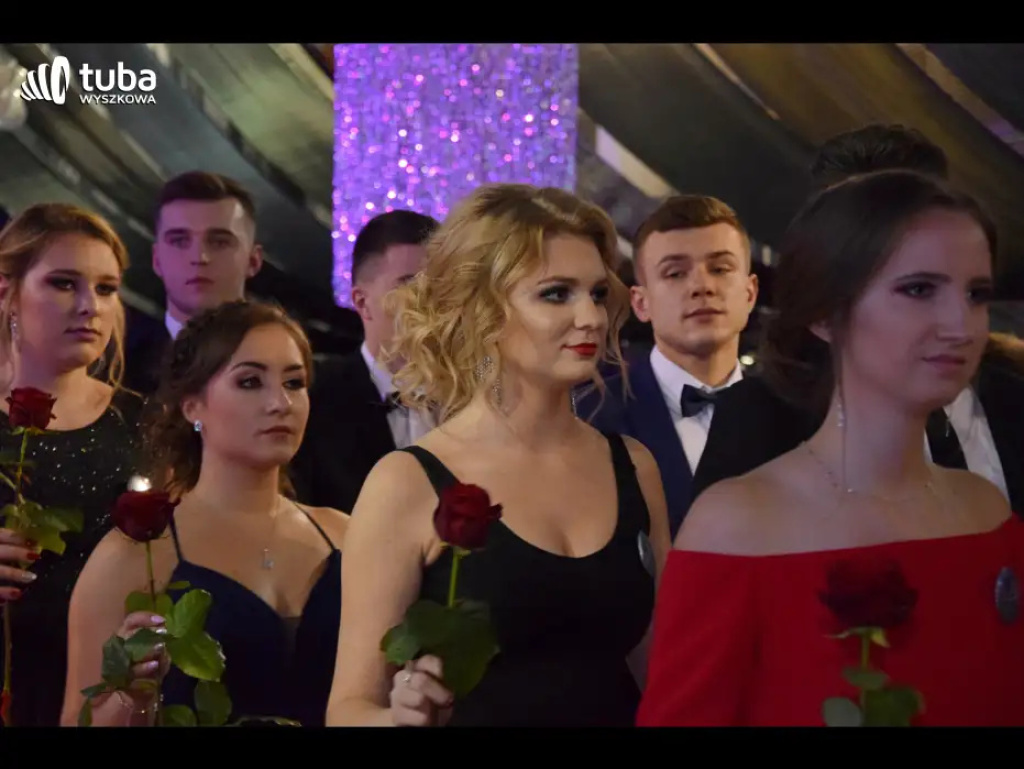 Taneczna, studniówkowa noc maturzystów z Zespołu Szkół nr 3 w Wyszkowie