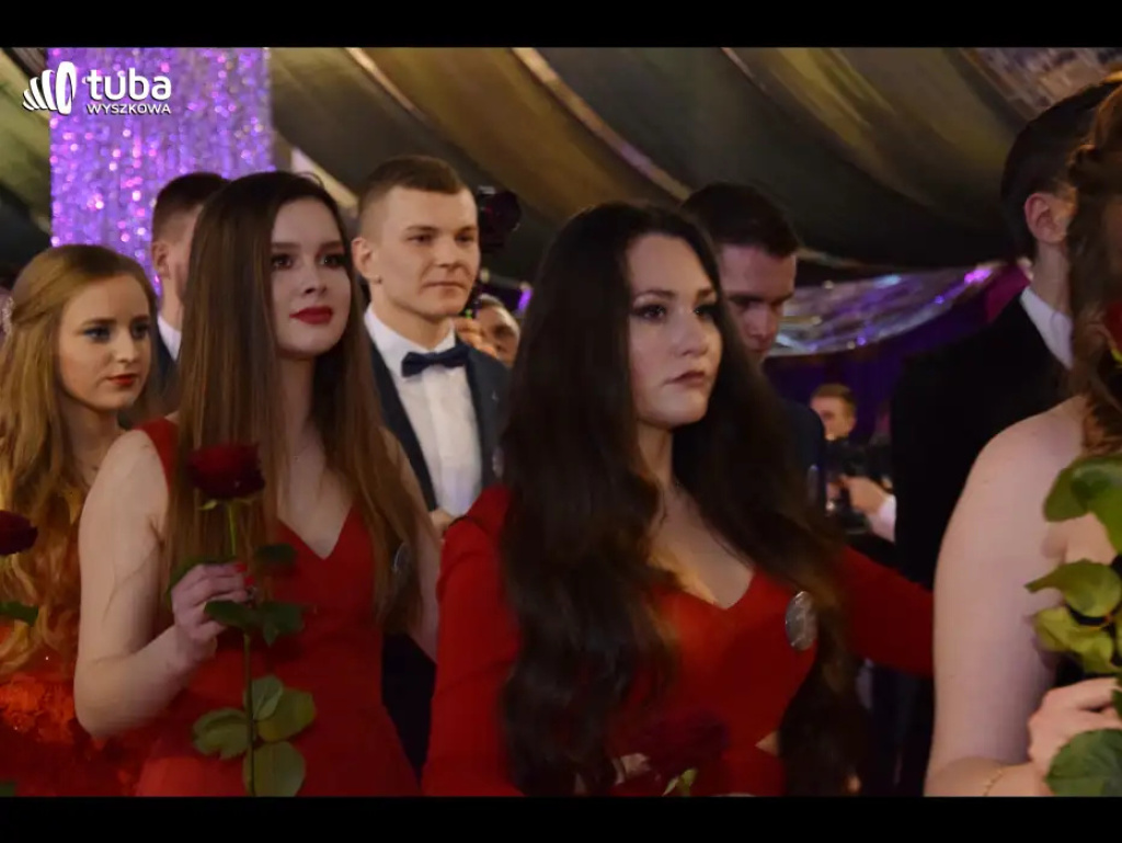 Taneczna, studniówkowa noc maturzystów z Zespołu Szkół nr 3 w Wyszkowie