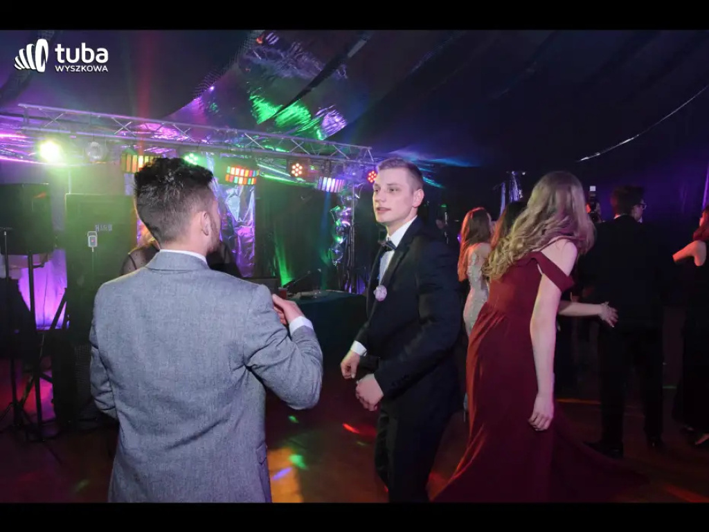 Taneczna, studniówkowa noc maturzystów z Zespołu Szkół nr 3 w Wyszkowie