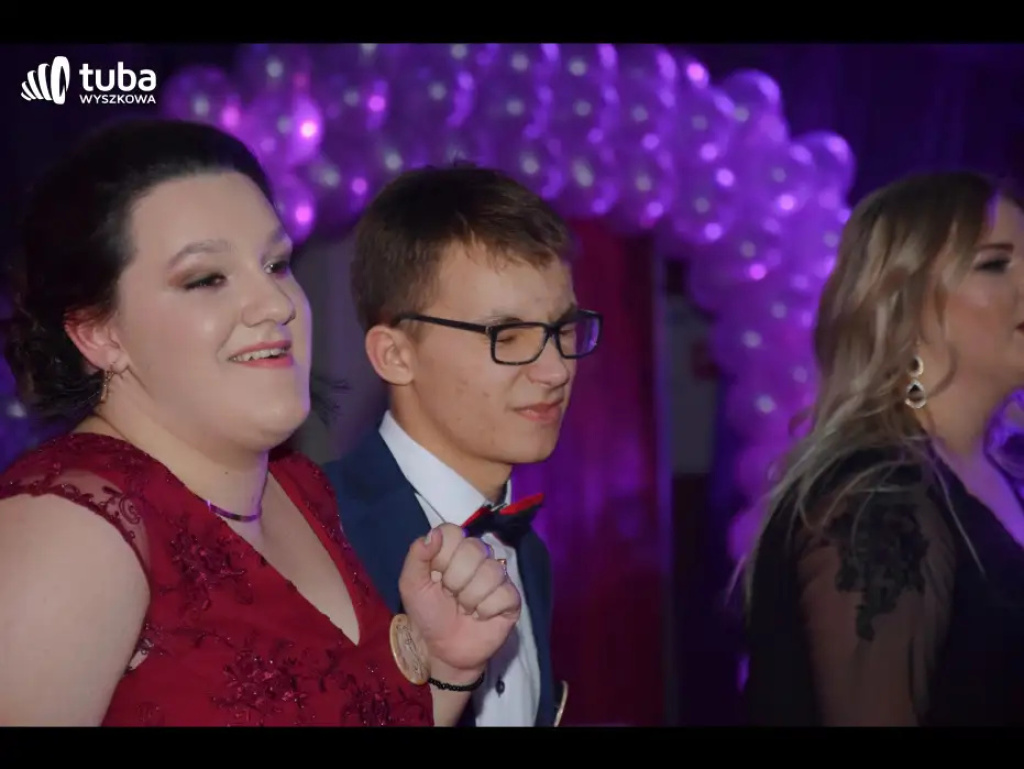 Taneczna, studniówkowa noc maturzystów z Zespołu Szkół nr 3 w Wyszkowie