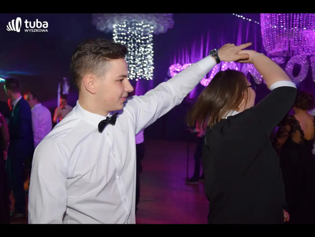 Taneczna, studniówkowa noc maturzystów z Zespołu Szkół nr 3 w Wyszkowie