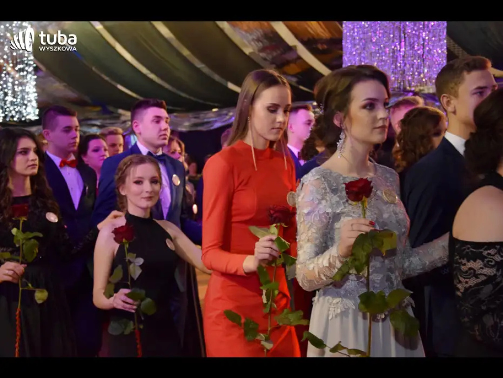Taneczna, studniówkowa noc maturzystów z Zespołu Szkół nr 3 w Wyszkowie