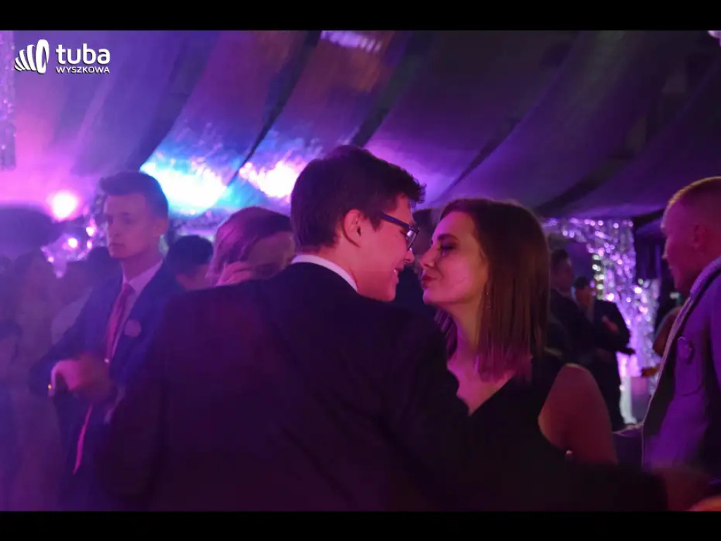 Taneczna, studniówkowa noc maturzystów z Zespołu Szkół nr 3 w Wyszkowie