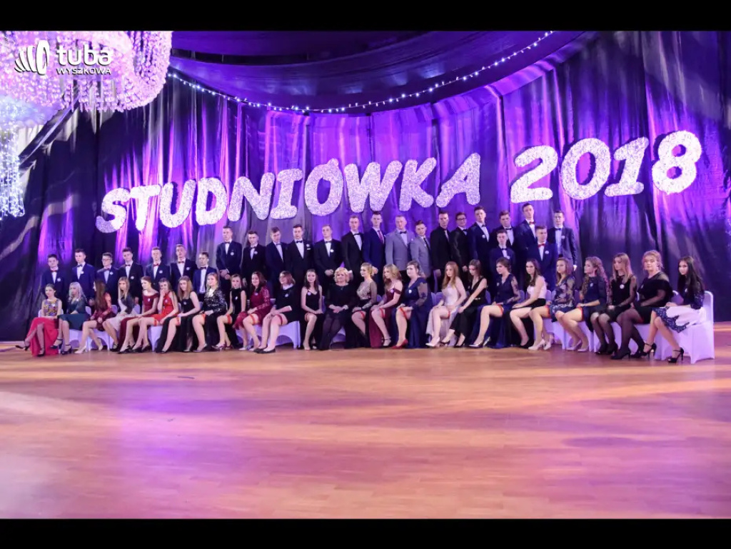 Taneczna, studniówkowa noc maturzystów z Zespołu Szkół nr 3 w Wyszkowie