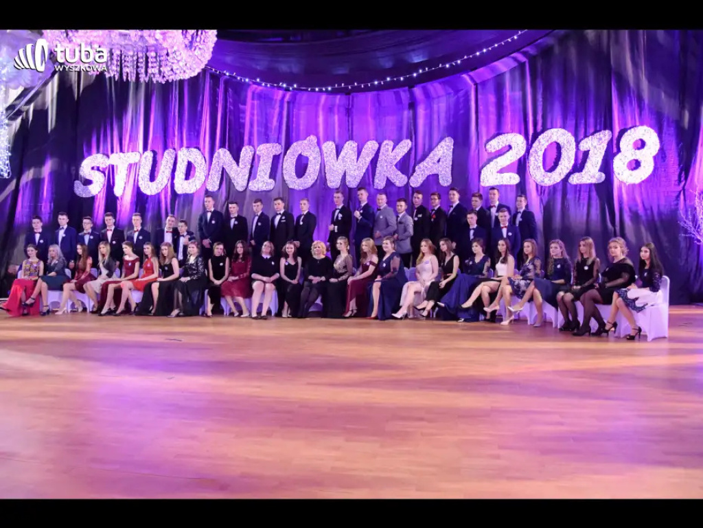 Taneczna, studniówkowa noc maturzystów z Zespołu Szkół nr 3 w Wyszkowie
