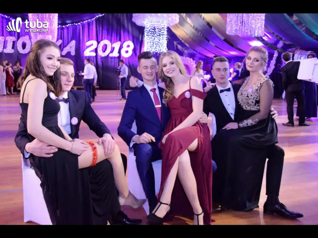 Taneczna, studniówkowa noc maturzystów z Zespołu Szkół nr 3 w Wyszkowie