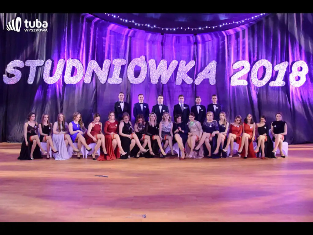 Taneczna, studniówkowa noc maturzystów z Zespołu Szkół nr 3 w Wyszkowie
