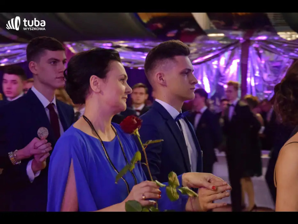 Taneczna, studniówkowa noc maturzystów z Zespołu Szkół nr 3 w Wyszkowie