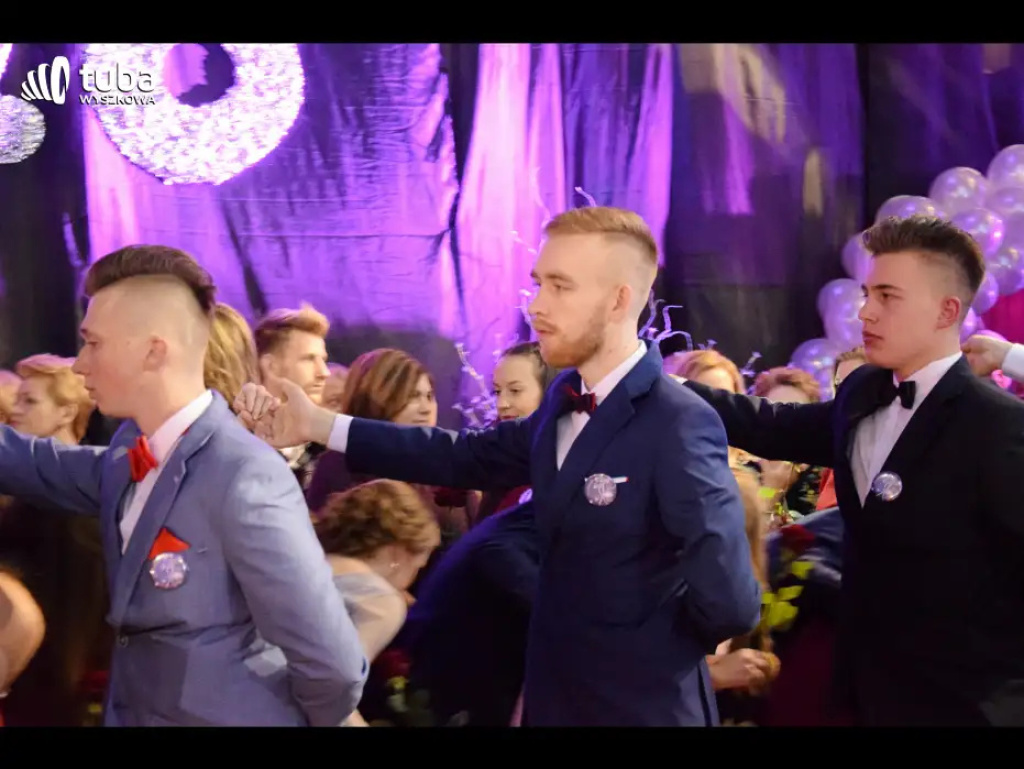 Taneczna, studniówkowa noc maturzystów z Zespołu Szkół nr 3 w Wyszkowie