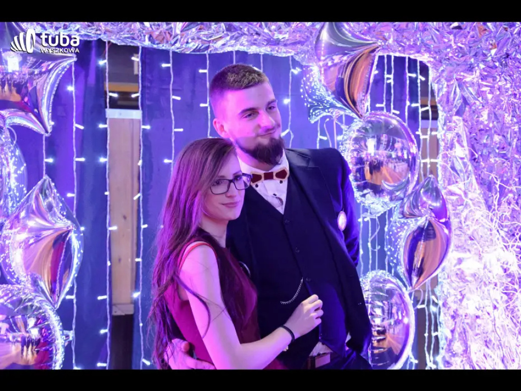 Taneczna, studniówkowa noc maturzystów z Zespołu Szkół nr 3 w Wyszkowie