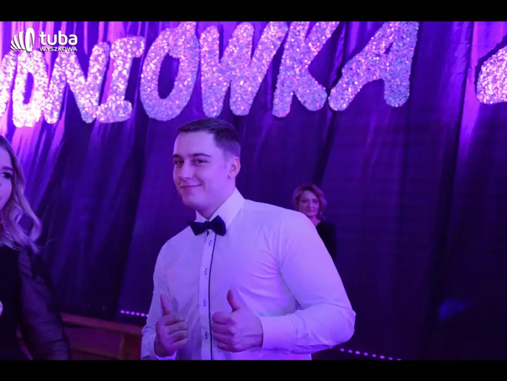 Taneczna, studniówkowa noc maturzystów z Zespołu Szkół nr 3 w Wyszkowie