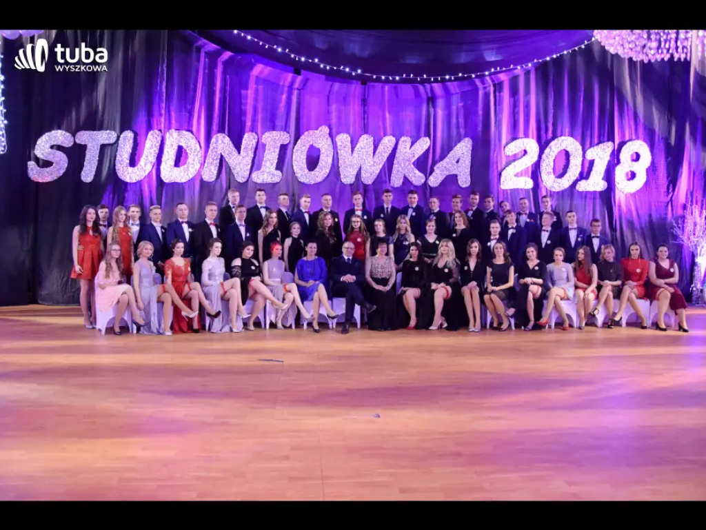 Taneczna, studniówkowa noc maturzystów z Zespołu Szkół nr 3 w Wyszkowie