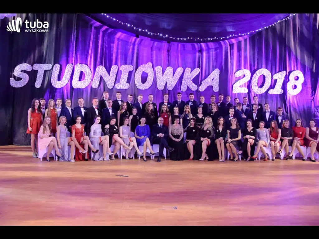 Taneczna, studniówkowa noc maturzystów z Zespołu Szkół nr 3 w Wyszkowie