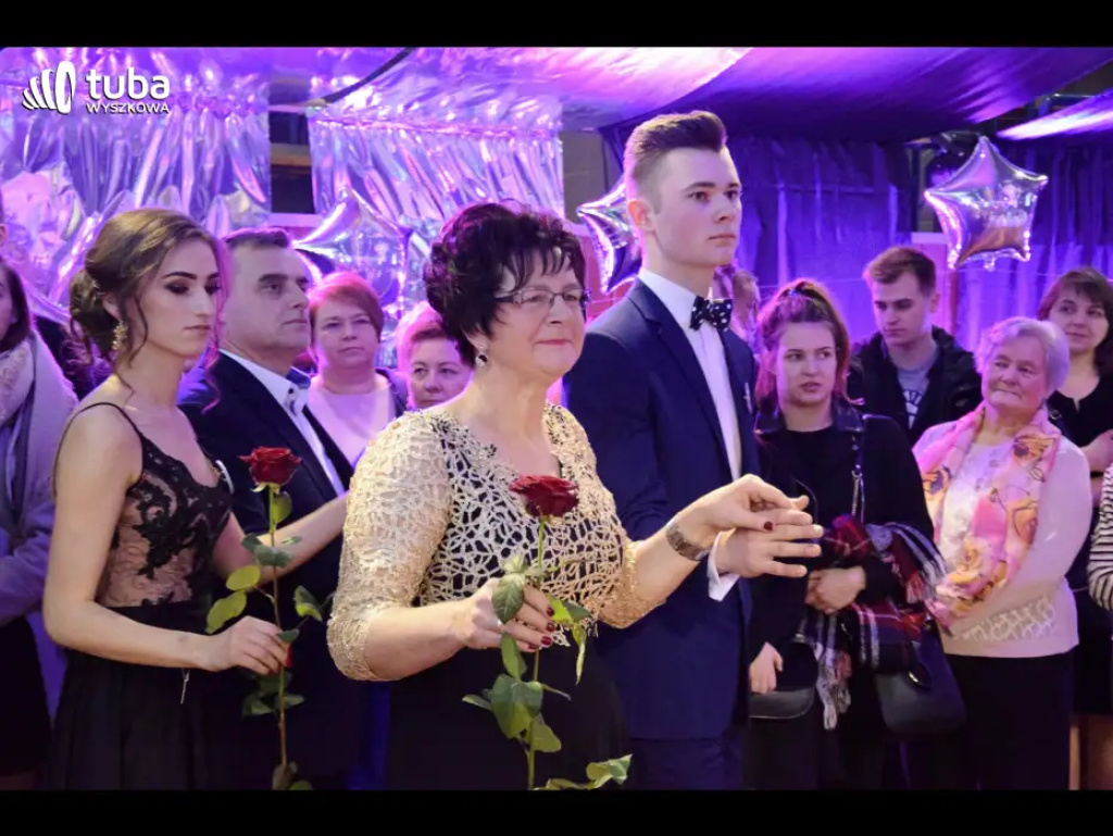 Taneczna, studniówkowa noc maturzystów z Zespołu Szkół nr 3 w Wyszkowie