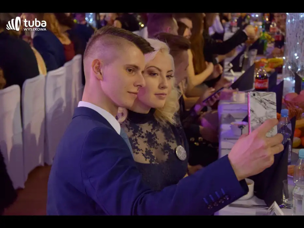 Taneczna, studniówkowa noc maturzystów z Zespołu Szkół nr 3 w Wyszkowie