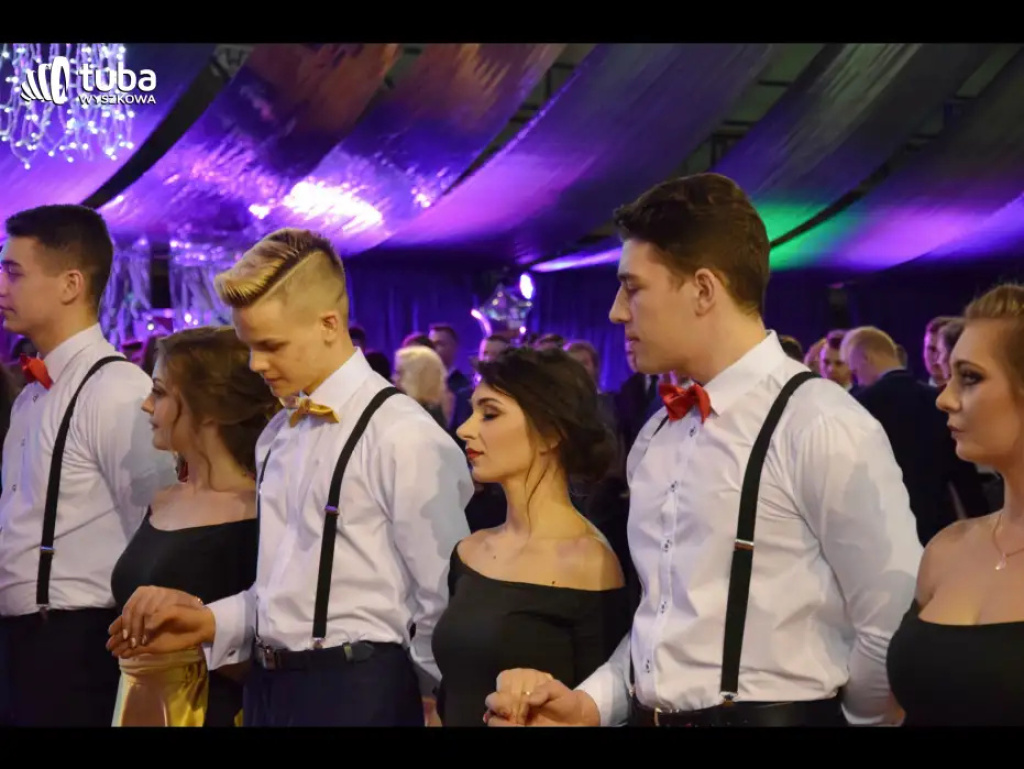 Taneczna, studniówkowa noc maturzystów z Zespołu Szkół nr 3 w Wyszkowie