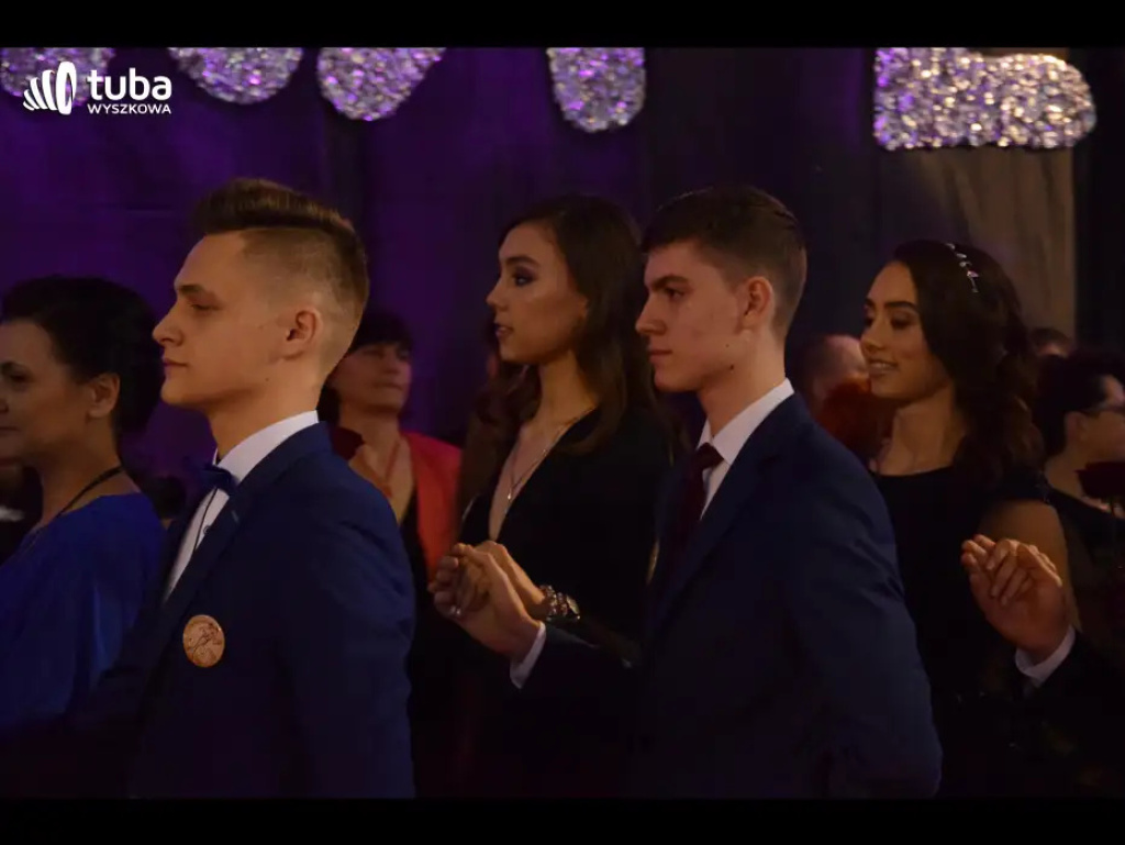 Taneczna, studniówkowa noc maturzystów z Zespołu Szkół nr 3 w Wyszkowie