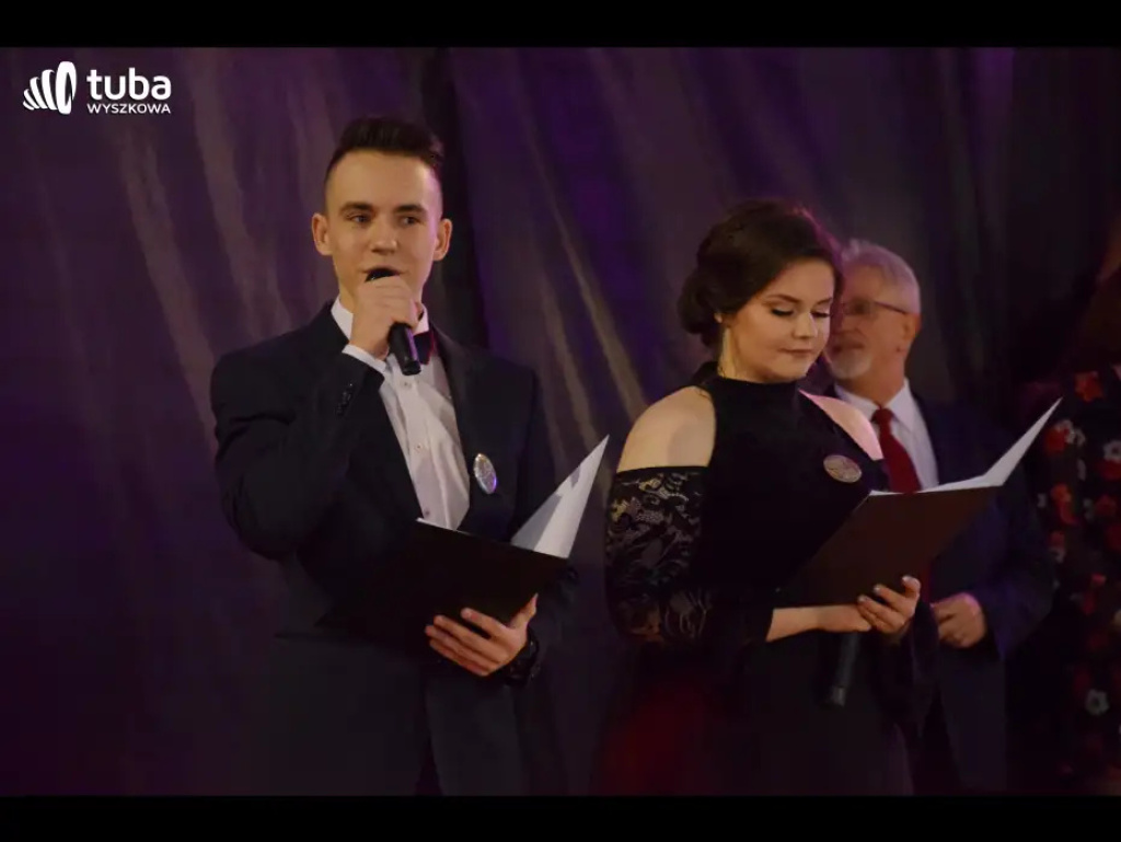 Taneczna, studniówkowa noc maturzystów z Zespołu Szkół nr 3 w Wyszkowie
