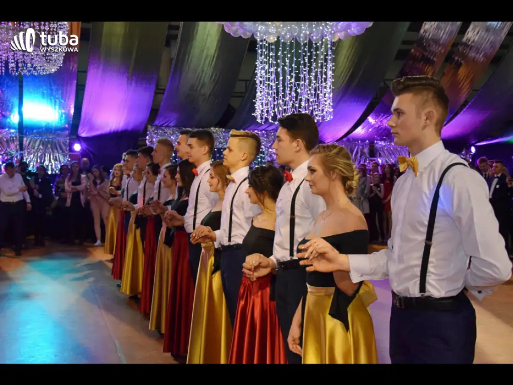 Taneczna, studniówkowa noc maturzystów z Zespołu Szkół nr 3 w Wyszkowie