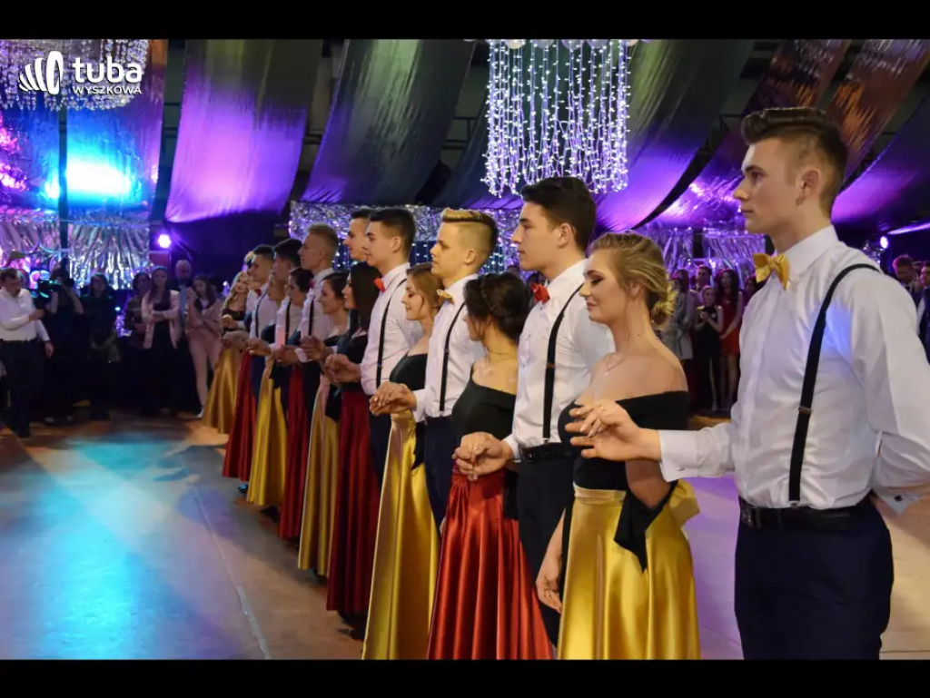 Taneczna, studniówkowa noc maturzystów z Zespołu Szkół nr 3 w Wyszkowie