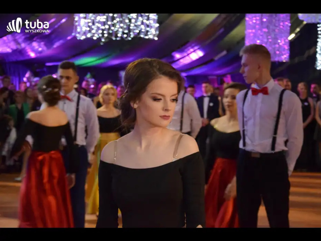 Taneczna, studniówkowa noc maturzystów z Zespołu Szkół nr 3 w Wyszkowie