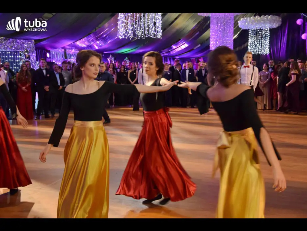 Taneczna, studniówkowa noc maturzystów z Zespołu Szkół nr 3 w Wyszkowie