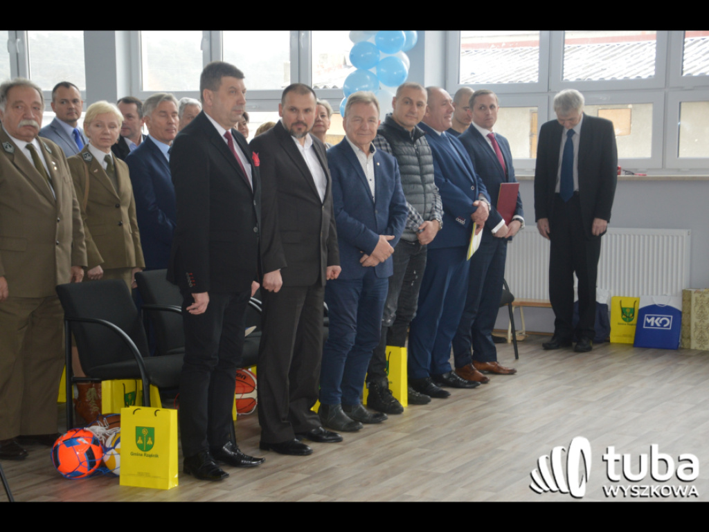 Porządzie czekało 20 lat. Otwarcie nowej hali sportowej przy szkole podstawowej