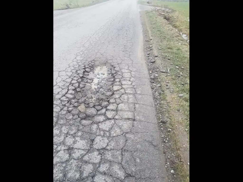 Trakt Napoleoński w opłakanym stanie - mieszkańcy interweniują, wojewoda zwleka