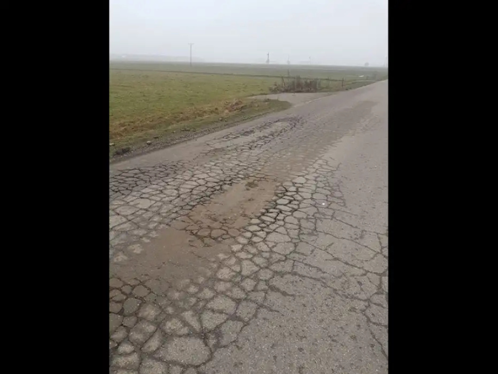 Trakt Napoleoński w opłakanym stanie - mieszkańcy interweniują, wojewoda zwleka