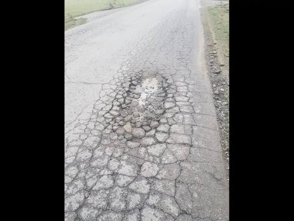 Trakt Napoleoński w opłakanym stanie - mieszkańcy interweniują, wojewoda zwleka