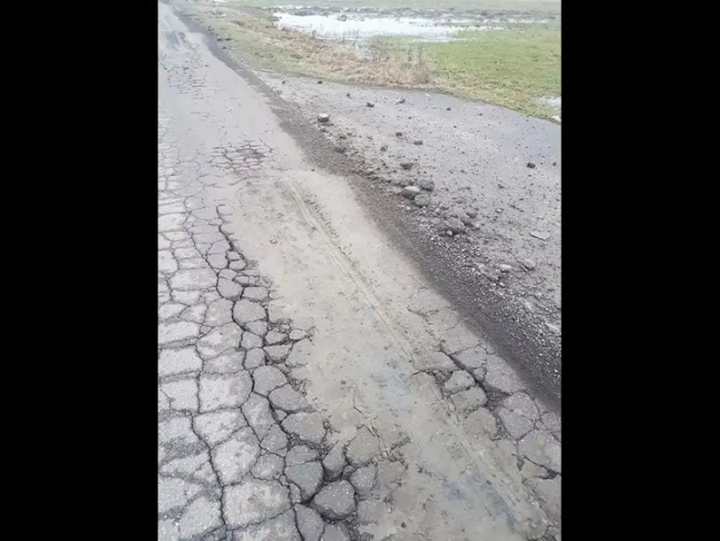 Trakt Napoleoński w opłakanym stanie - mieszkańcy interweniują, wojewoda zwleka