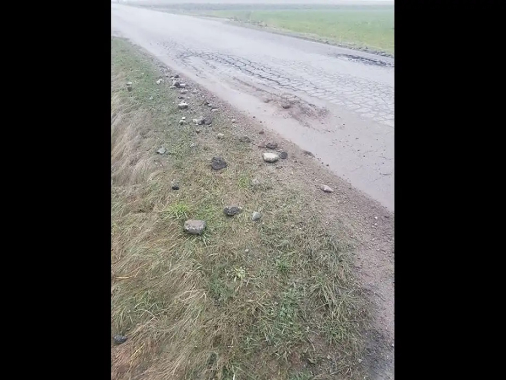 Trakt Napoleoński w opłakanym stanie - mieszkańcy interweniują, wojewoda zwleka