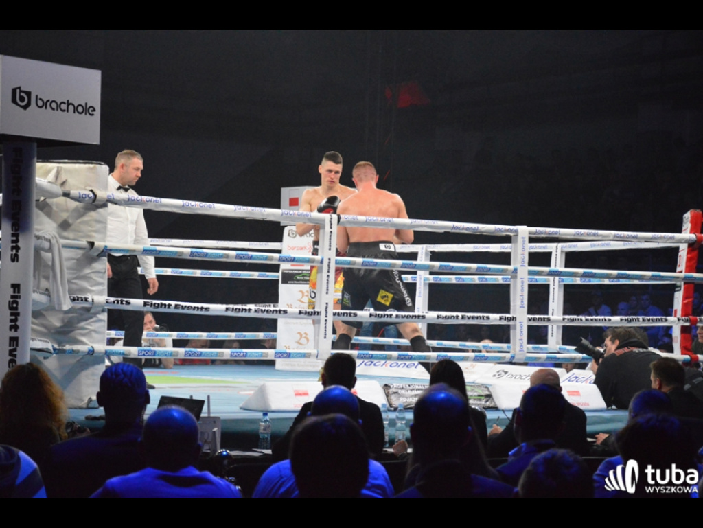 Wygrana Mateusza Tryca na punkty podczas Friday Boxing Night w Wyszkowie