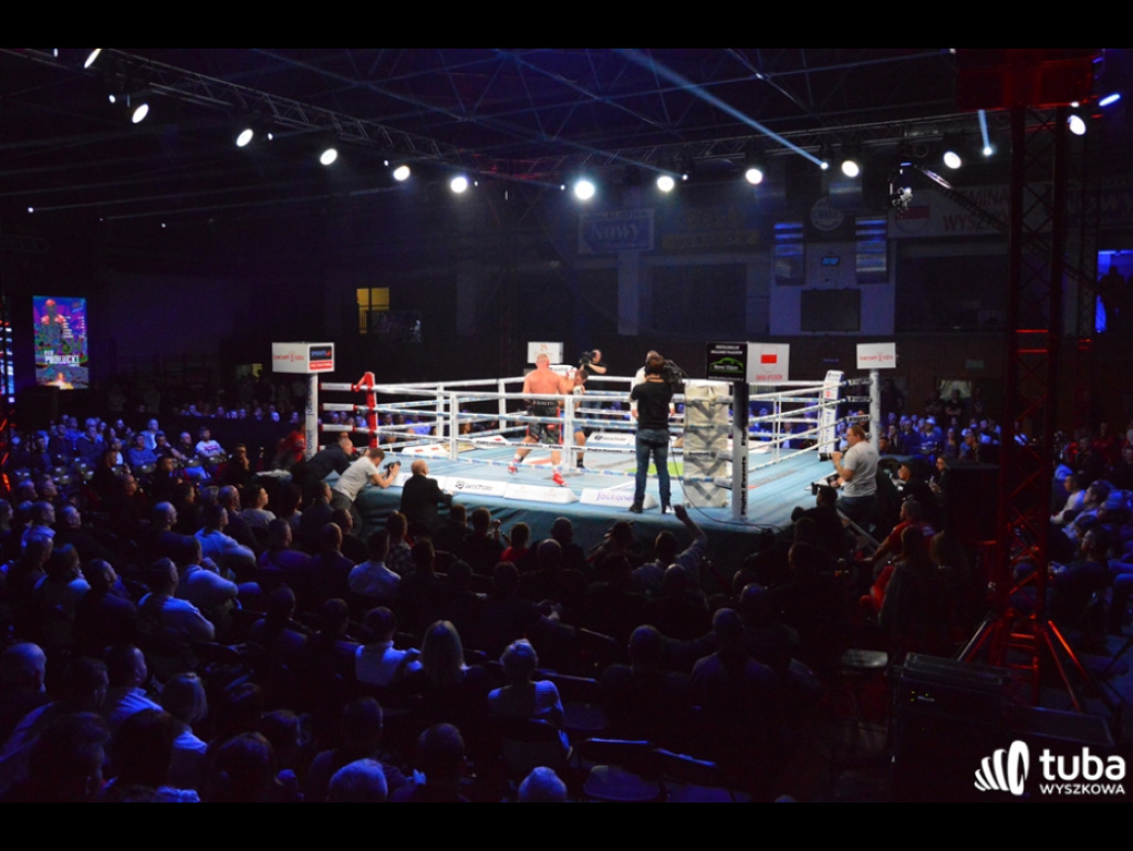 Wygrana Mateusza Tryca na punkty podczas Friday Boxing Night w Wyszkowie