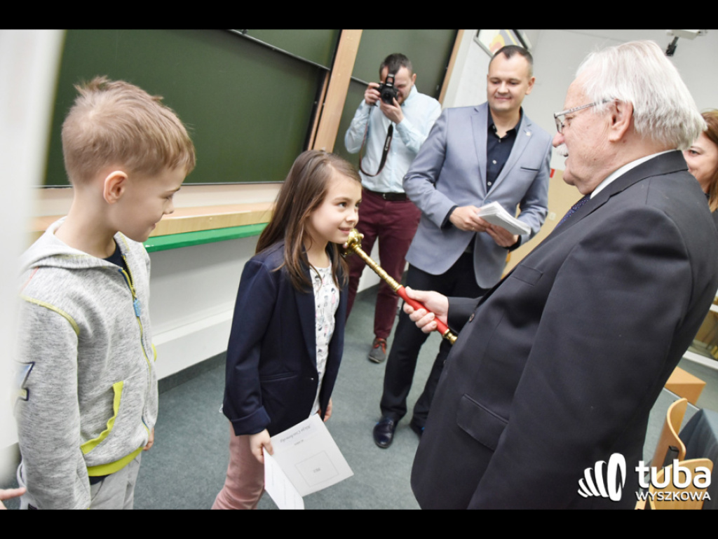 Siedmiolatki z indeksami, czyli wyszkowskie dzieci na uniwersytecie