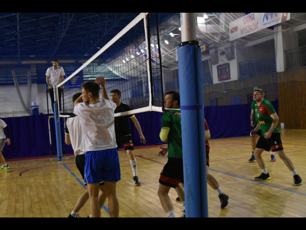 Team Volley z siatkarskim Pucharem Dyrektora WOSiR