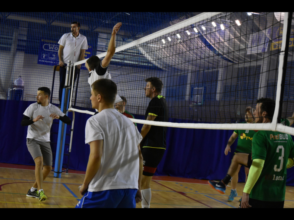 Team Volley z siatkarskim Pucharem Dyrektora WOSiR